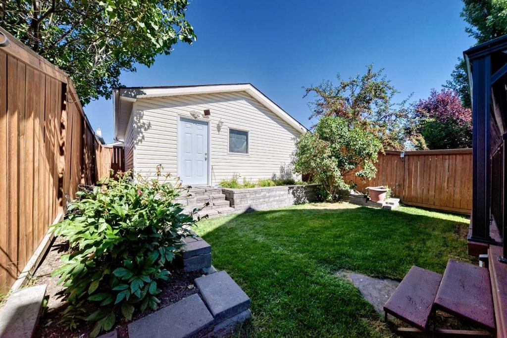 22 Cramond Crescent Se, Calgary, AB