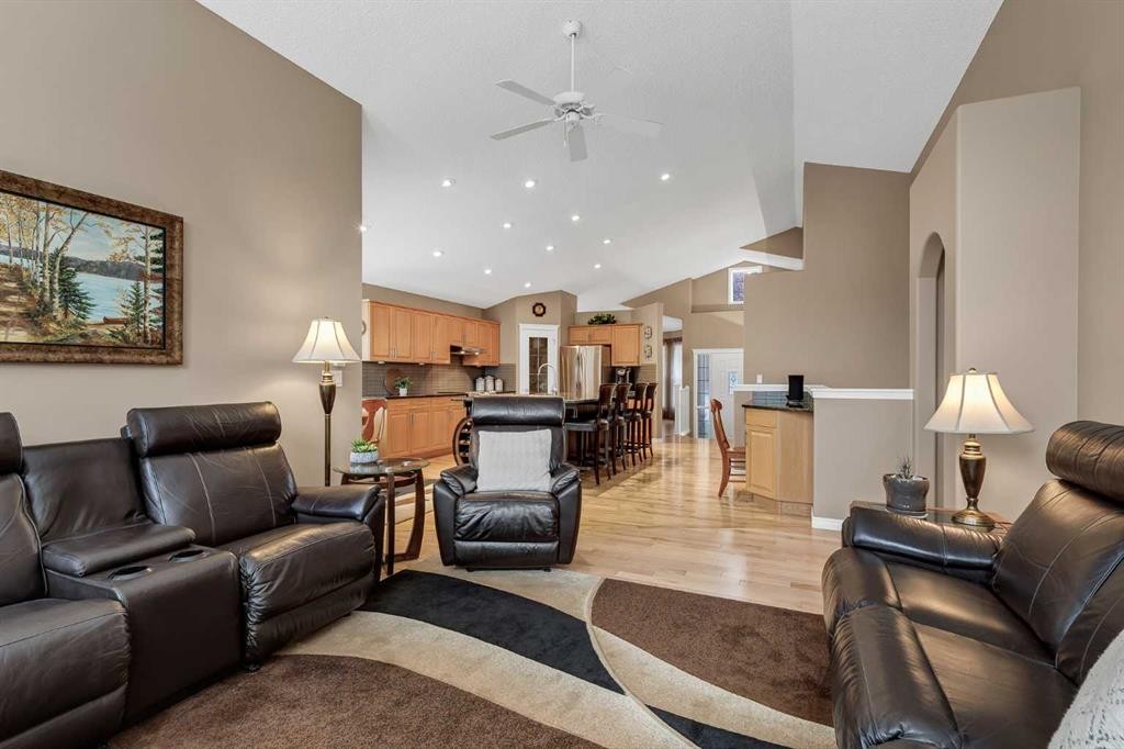 10 Strathlea Grove Sw, Calgary, AB