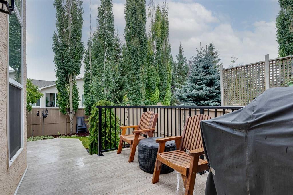 10 Strathlea Grove Sw, Calgary, AB