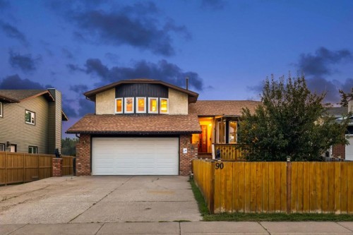 90 Glenhill Drive  Cochrane, AB T4C 1H1