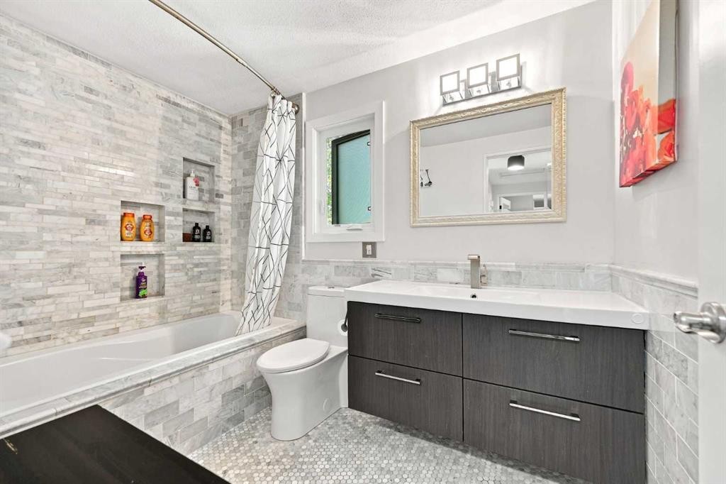 267 Brookgreen Drive Sw, Calgary, AB