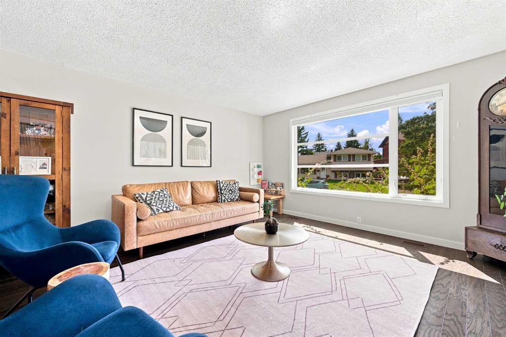 267 Brookgreen Drive Sw, Calgary, AB