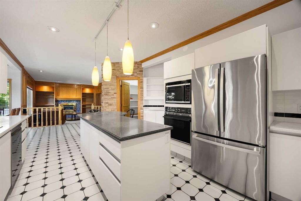52 Edgeview Road Nw, Calgary, AB