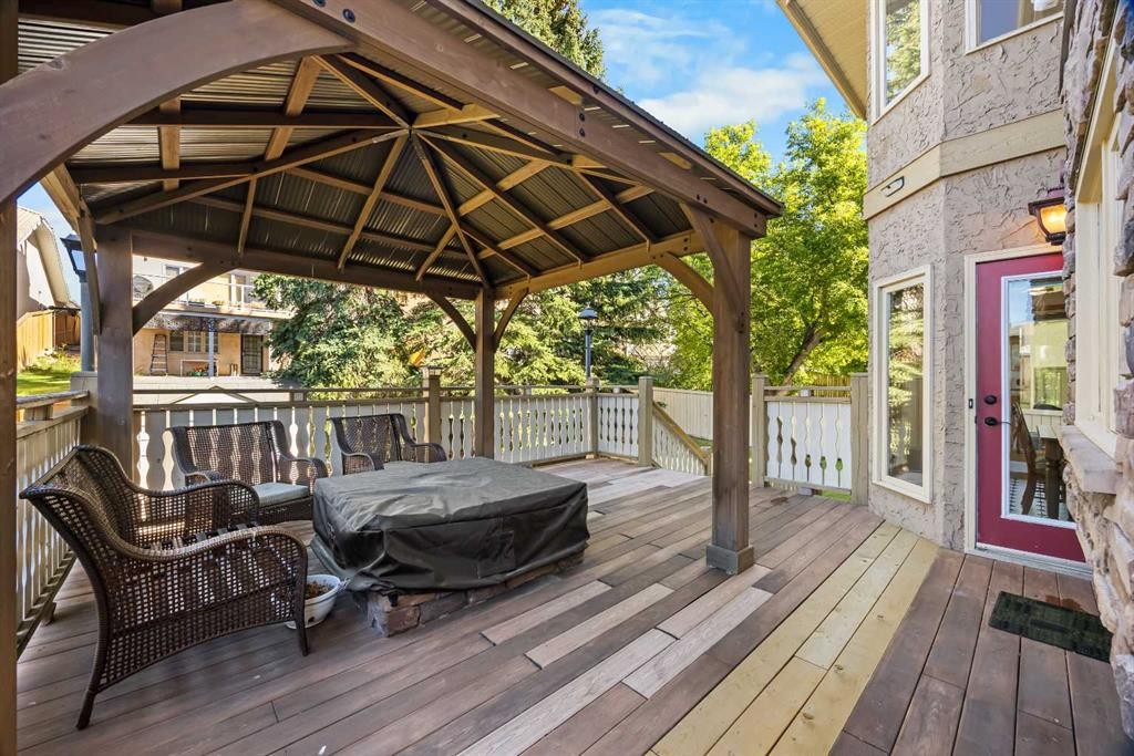 52 Edgeview Road Nw, Calgary, AB