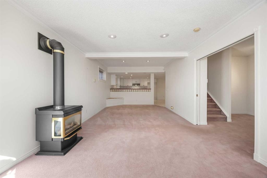52 Edgeview Road Nw, Calgary, AB