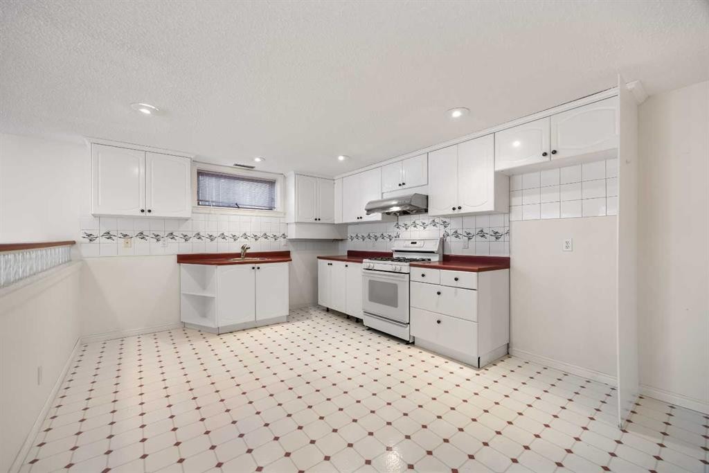 52 Edgeview Road Nw, Calgary, AB