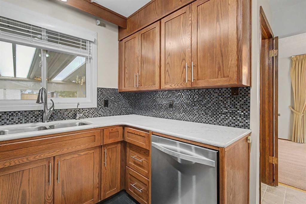 163 Lake Sylvan Close Se, Calgary, AB