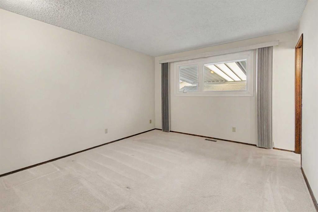 163 Lake Sylvan Close Se, Calgary, AB