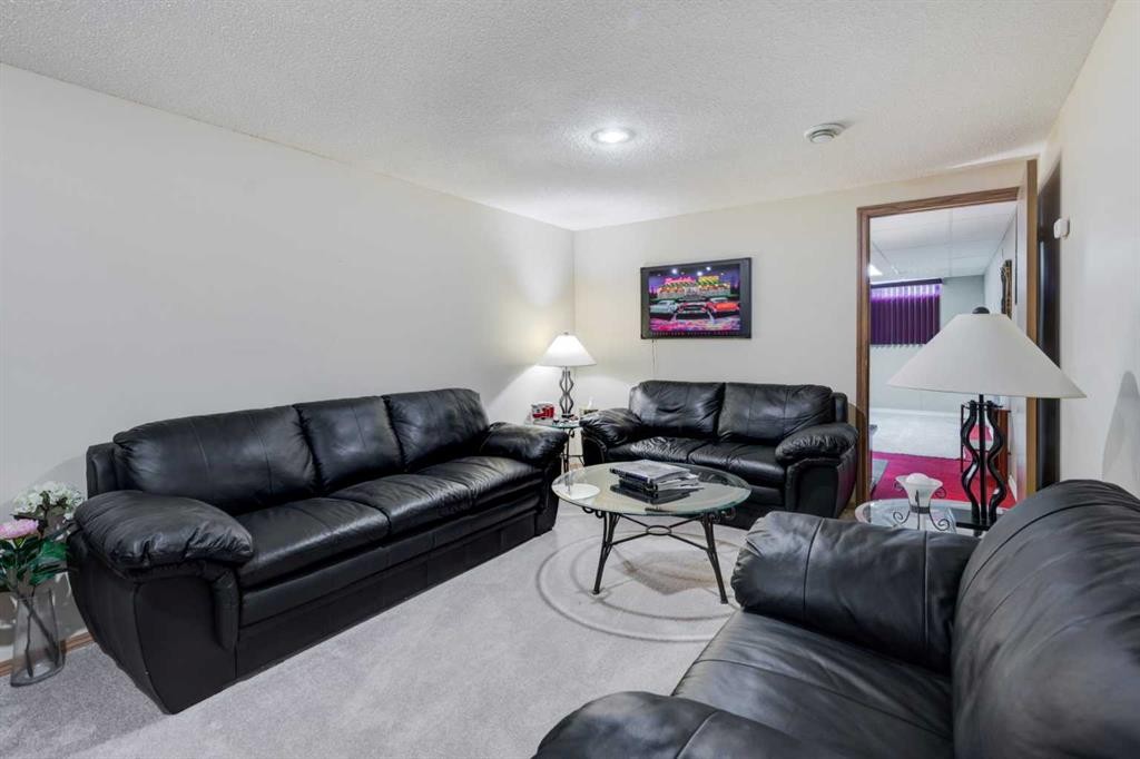 163 Lake Sylvan Close Se, Calgary, AB