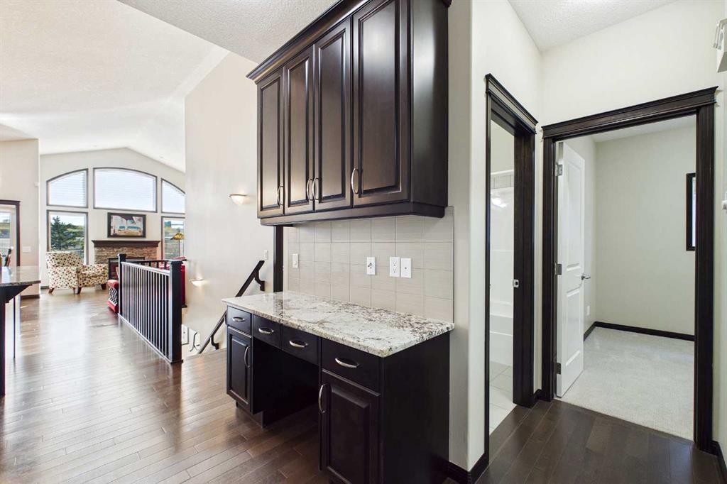 211 Valley Pointe Place Nw, Calgary, AB