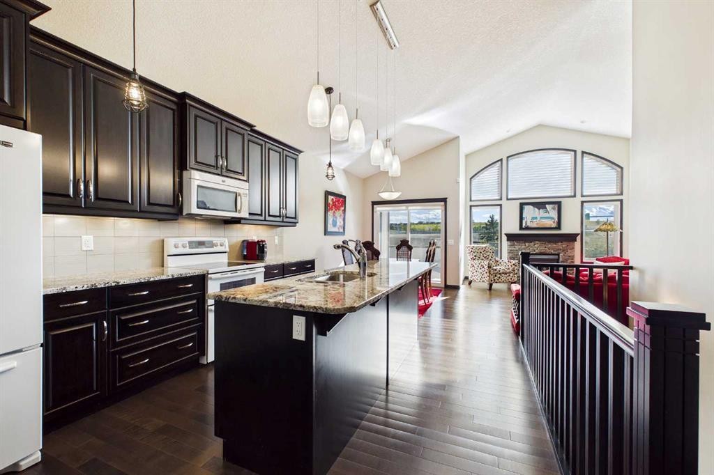 211 Valley Pointe Place Nw, Calgary, AB