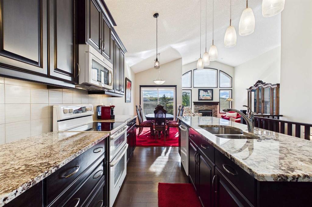 211 Valley Pointe Place Nw, Calgary, AB