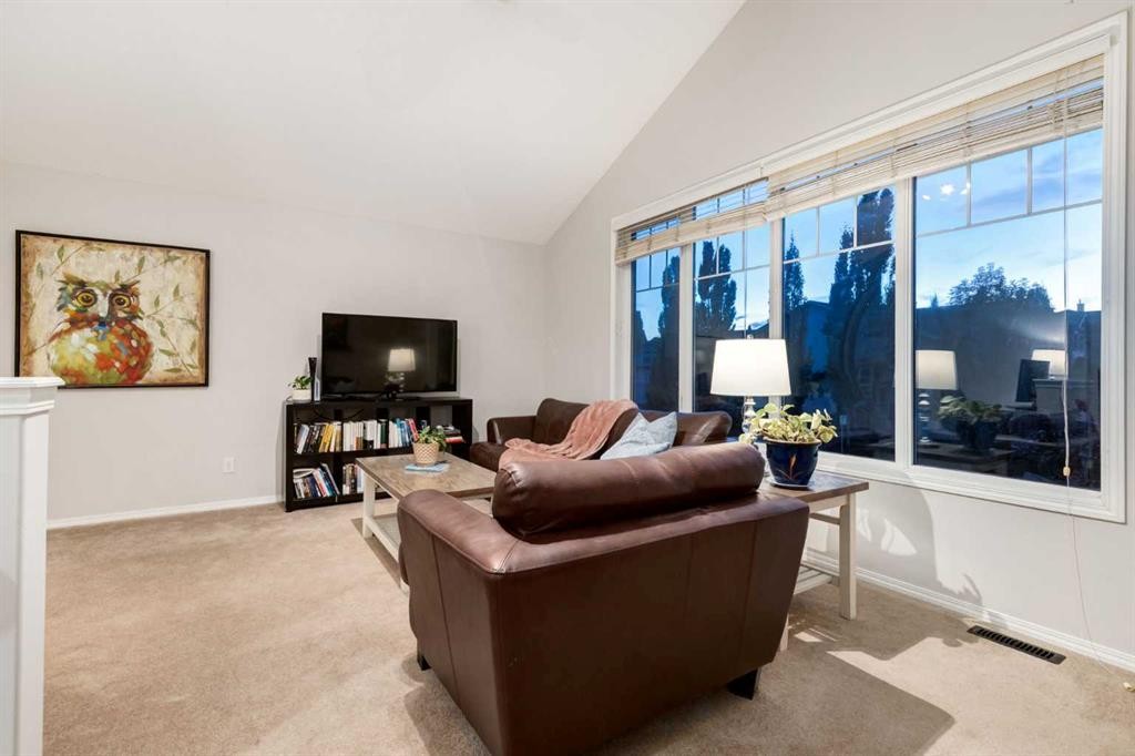 102 Springborough Point Sw, Calgary, AB