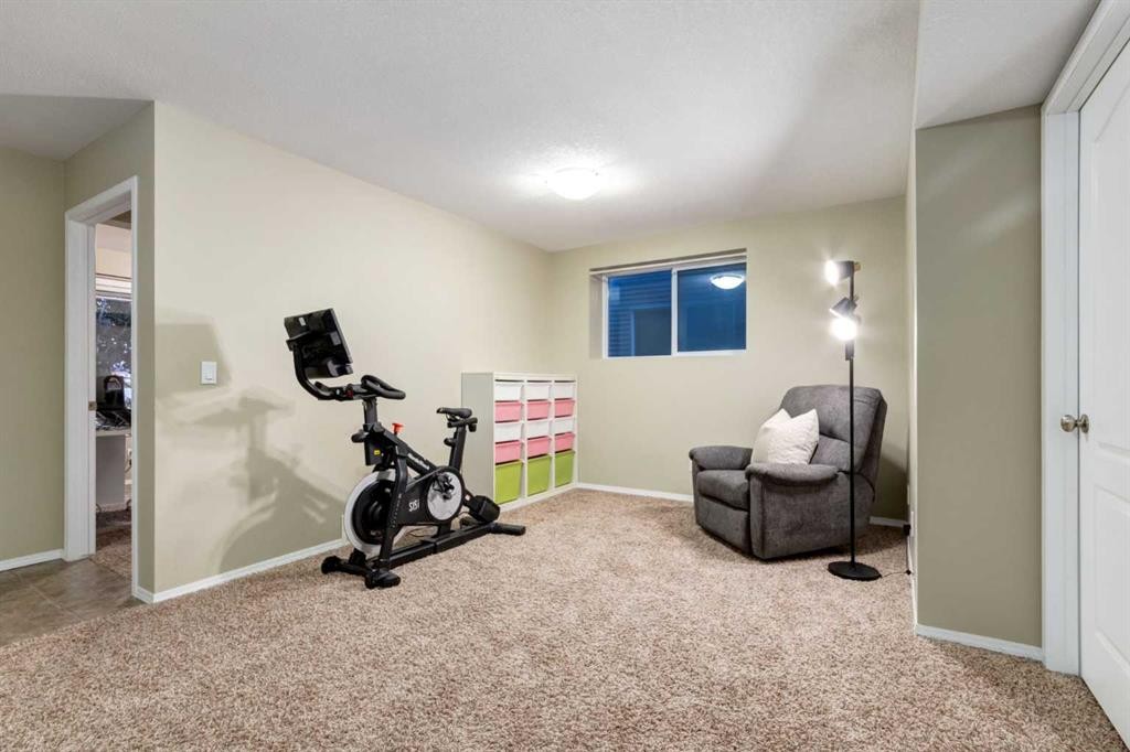 102 Springborough Point Sw, Calgary, AB