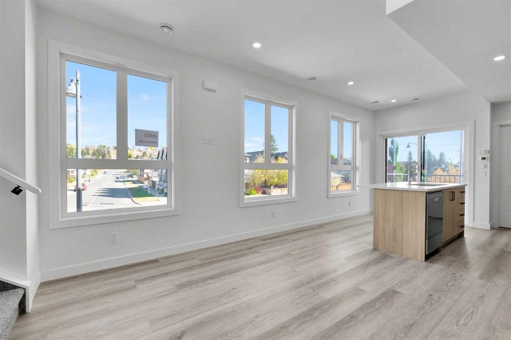 4903 Bowness Road Nw, Calgary, AB