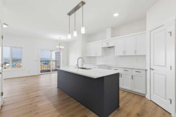 27 Heritage Point Cochrane, AB T4C 0L3