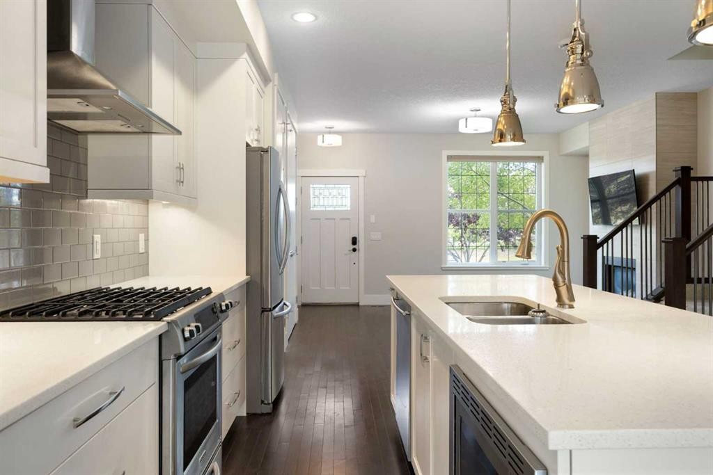 388 Quarry Park Boulevard Se, Calgary, AB