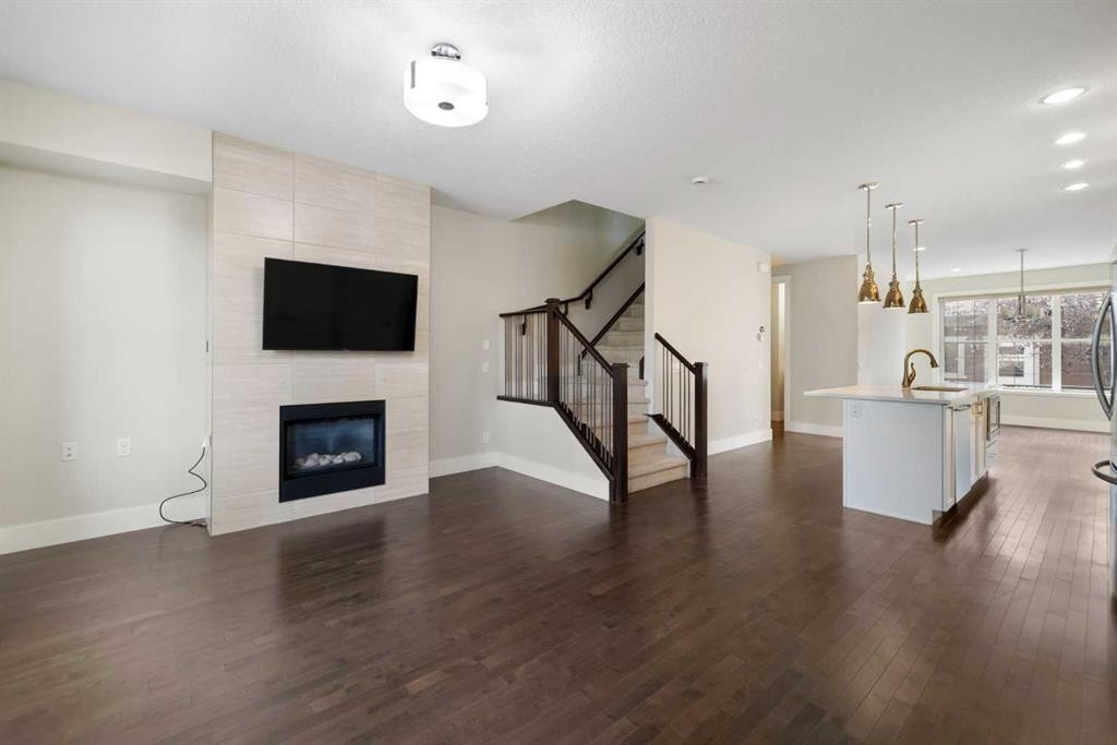 388 Quarry Park Boulevard Se, Calgary, AB
