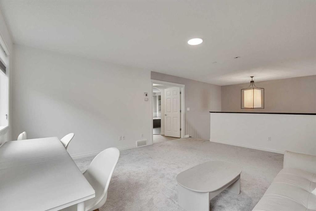 85 Evansborough Way Nw, Calgary, AB