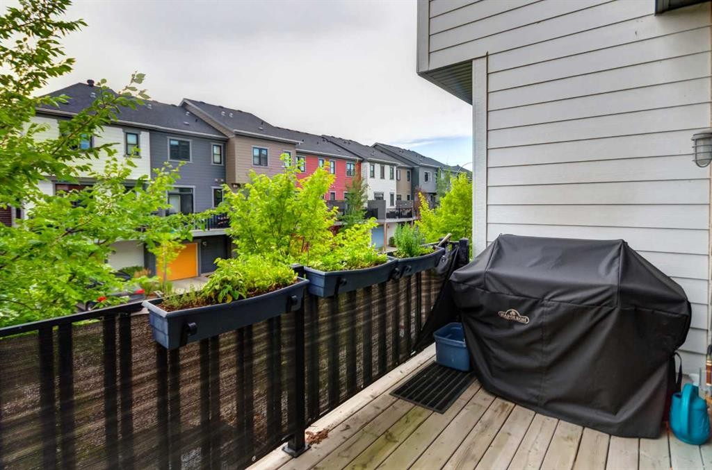 372 Walden Parade Se, Calgary, AB