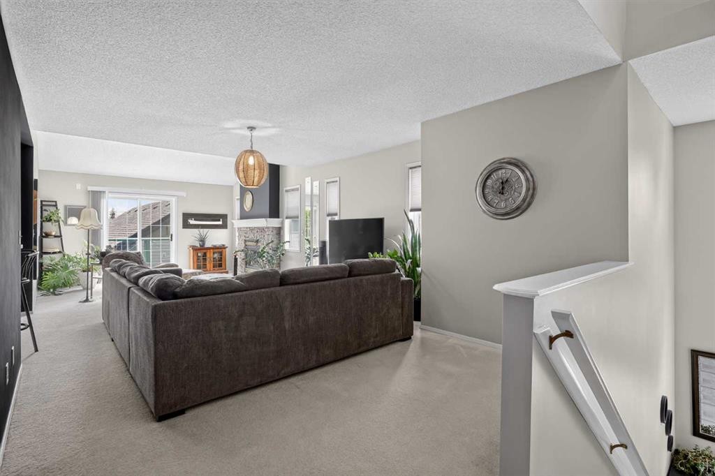 204-39 Hidden Creek Place Nw, Calgary, AB