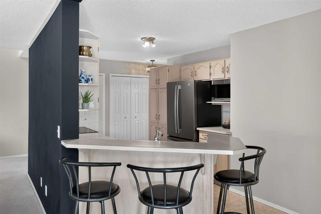 204-39 Hidden Creek Place Nw, Calgary, AB