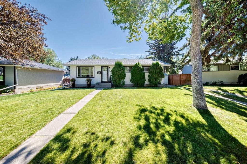 7427 Fountain Road Se, Calgary, AB