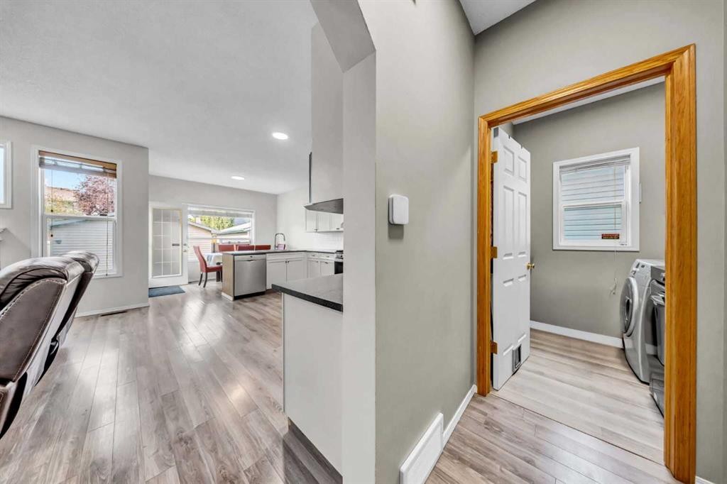 1150 Prestwick Circle Se, Calgary, AB