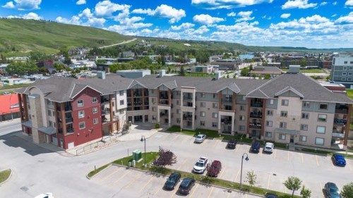 1316-505 Railway Street WEST Cochrane, AB T4C 2K9