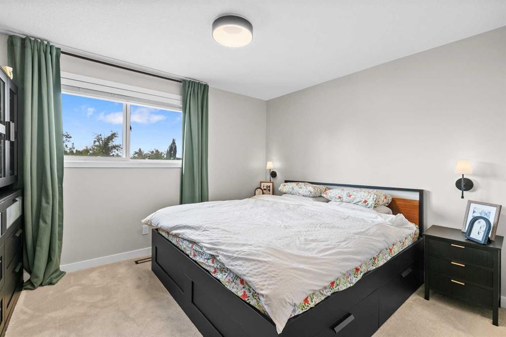18 Glorond Place, Okotoks, AB