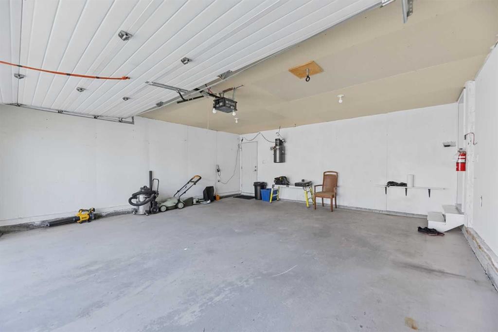 1509 Mary Place, Didsbury, AB