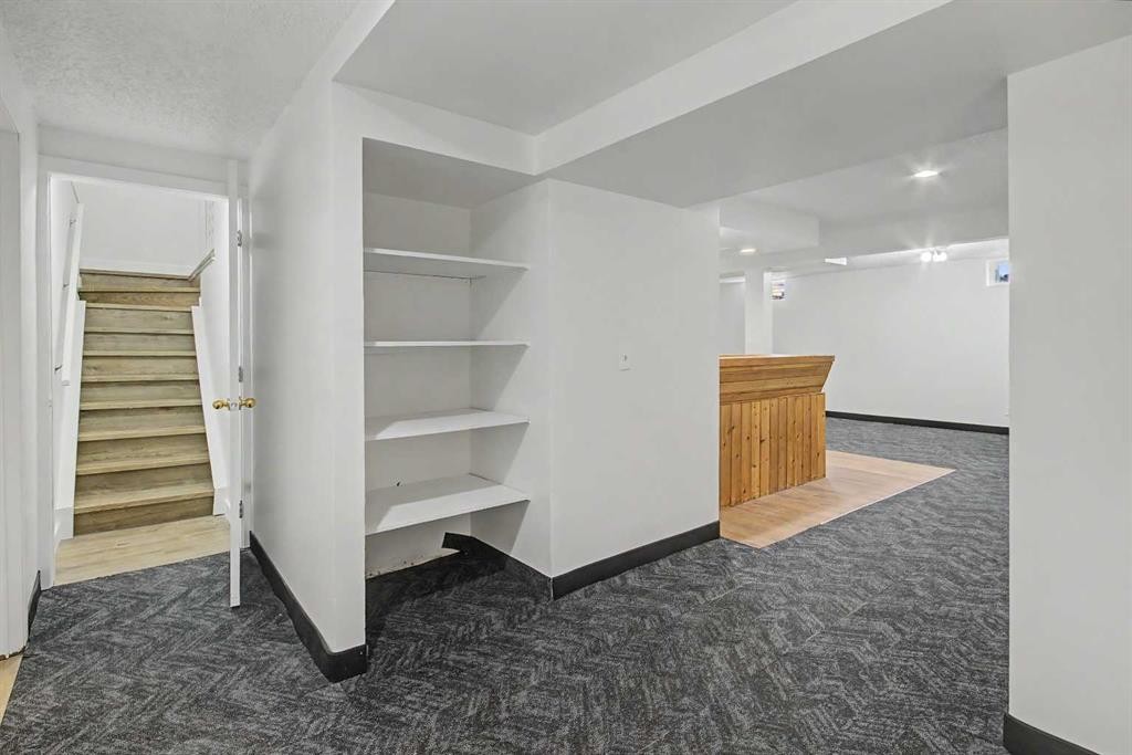 6304 28 Avenue Ne, Calgary, AB