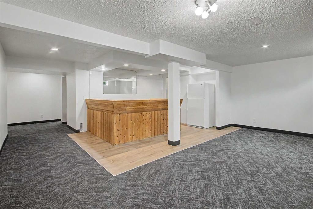 6304 28 Avenue Ne, Calgary, AB
