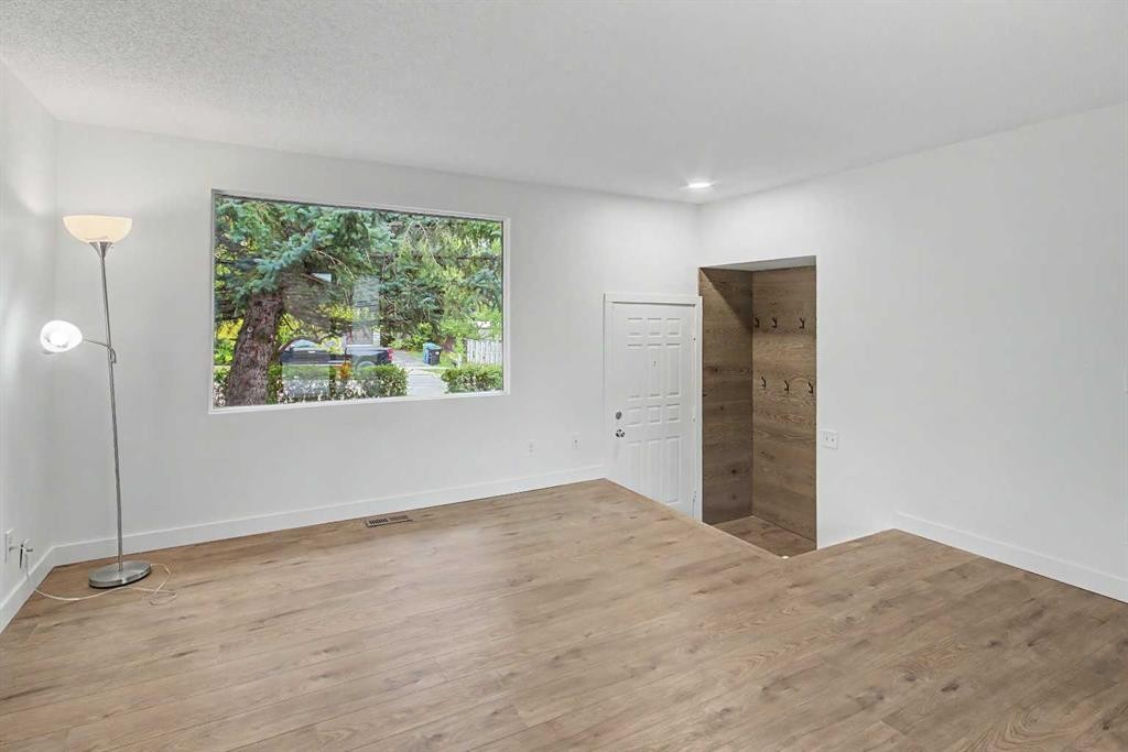 6304 28 Avenue Ne, Calgary, AB