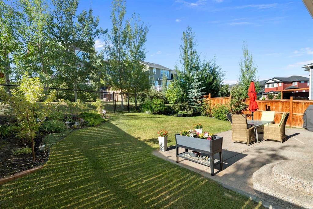48 Crestbrook Link Sw, Calgary, AB