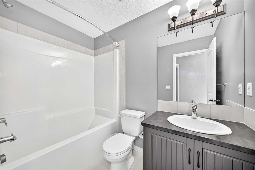 682 Redstone Drive Ne, Calgary, AB