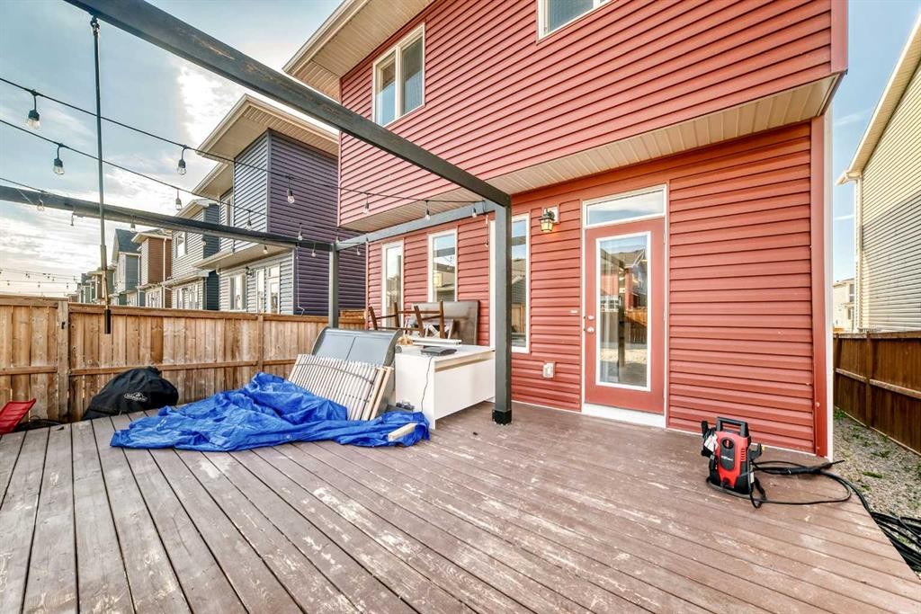 682 Redstone Drive Ne, Calgary, AB