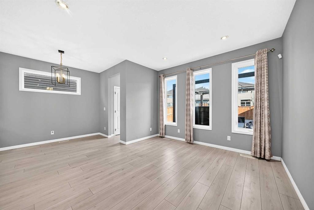 682 Redstone Drive Ne, Calgary, AB