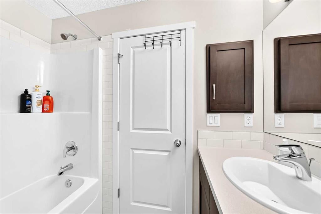 41 Sunvalley Road, Cochrane, AB