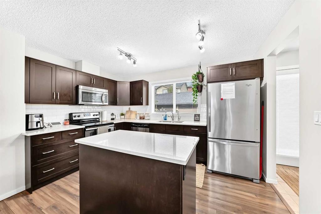 41 Sunvalley Road, Cochrane, AB