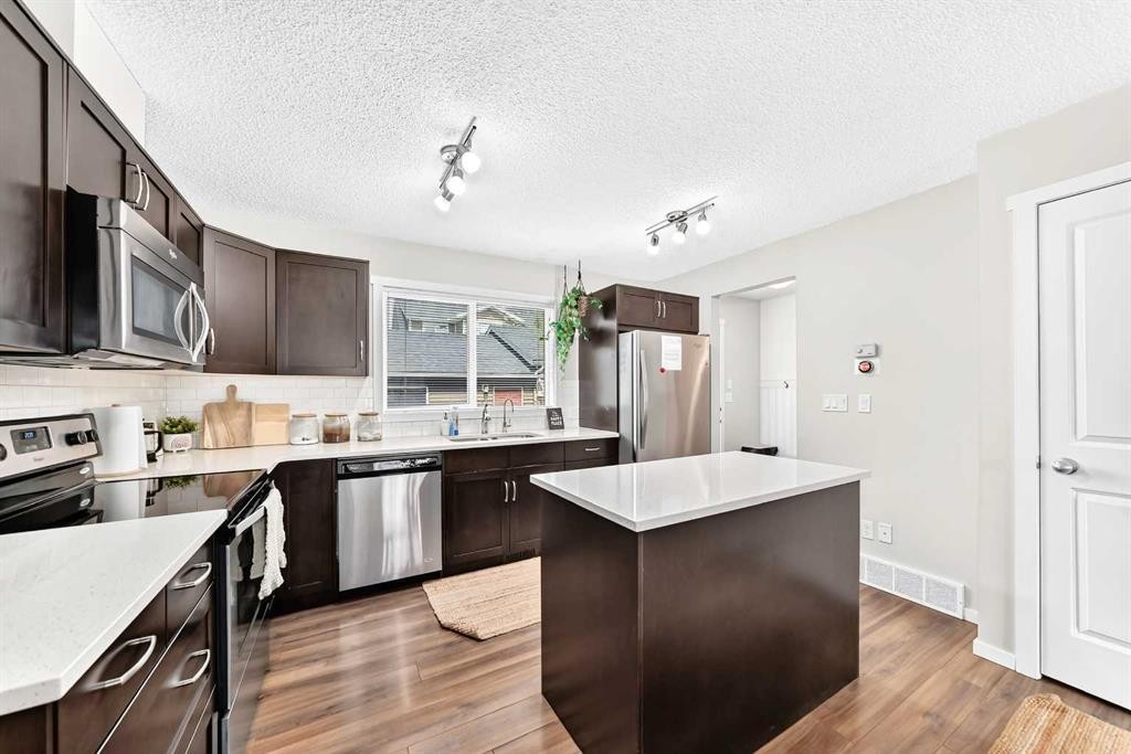 41 Sunvalley Road, Cochrane, AB