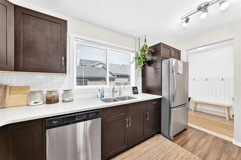 41 Sunvalley Road, Cochrane, AB