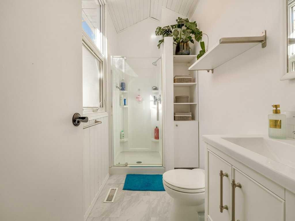 633 7 Street South, Lethbridge, AB