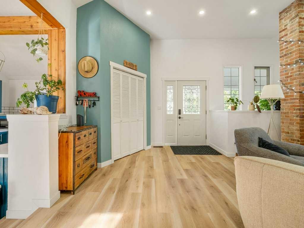 633 7 Street South, Lethbridge, AB