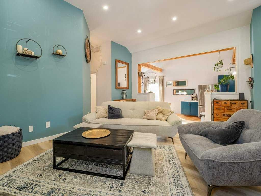 633 7 Street South, Lethbridge, AB