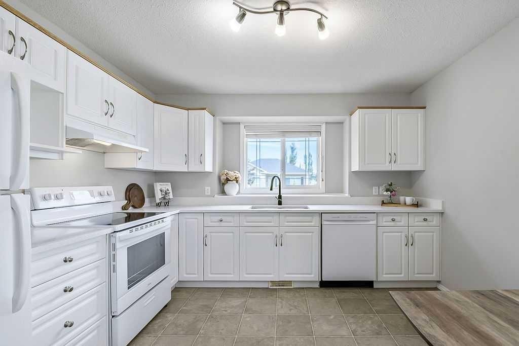132 Willow Ridge Manor, Diamond Valley, AB