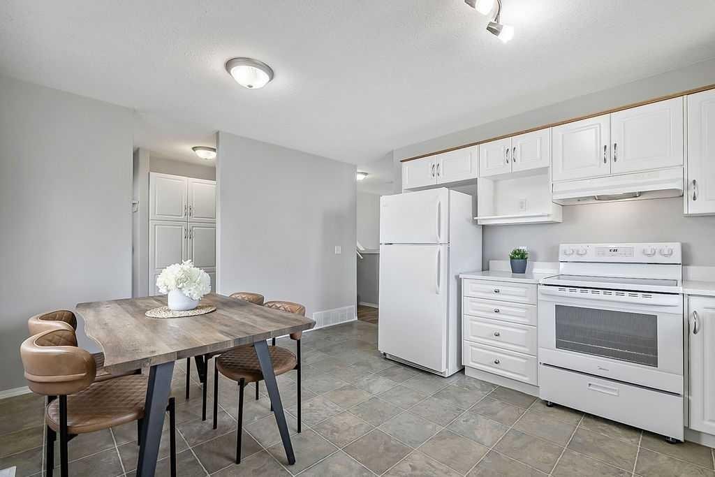 132 Willow Ridge Manor, Diamond Valley, AB