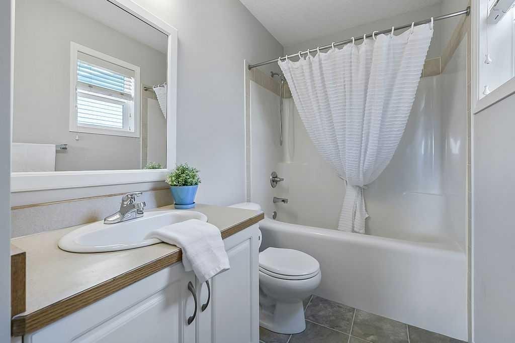 132 Willow Ridge Manor, Diamond Valley, AB