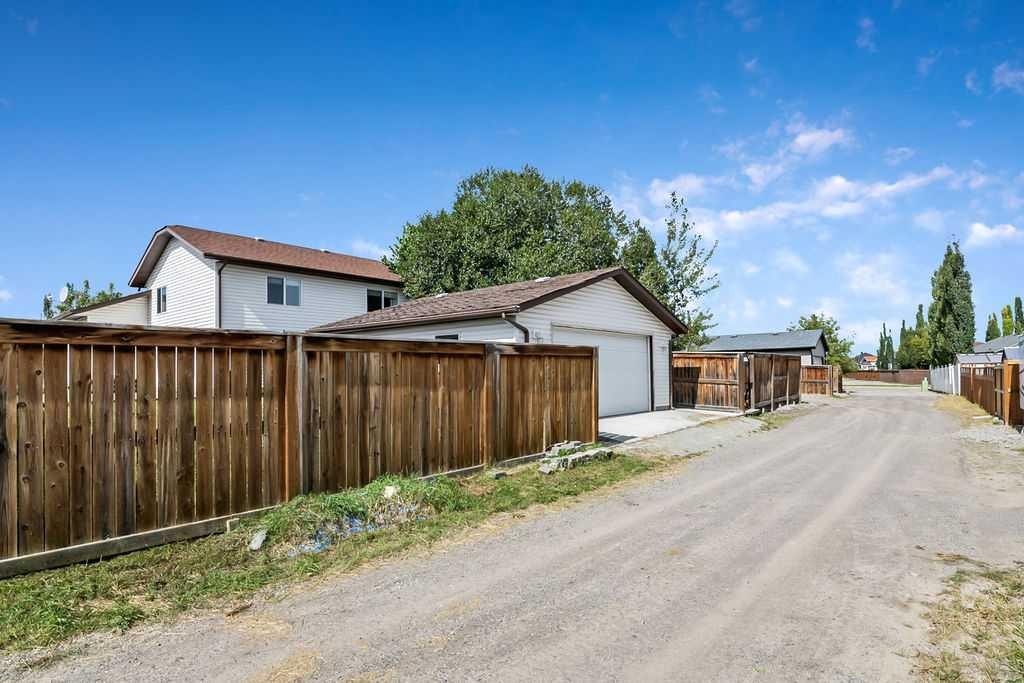 132 Willow Ridge Manor, Diamond Valley, AB