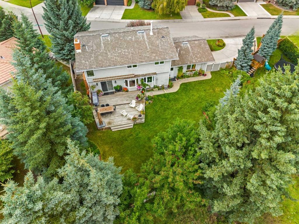 72 Woodacres Crescent Sw, Calgary, AB
